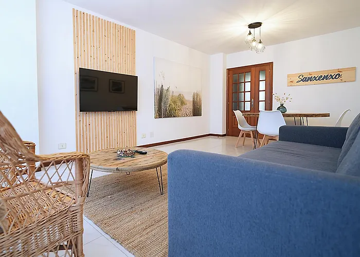 Apartamento De Playa En Sanxenxo Con Parking